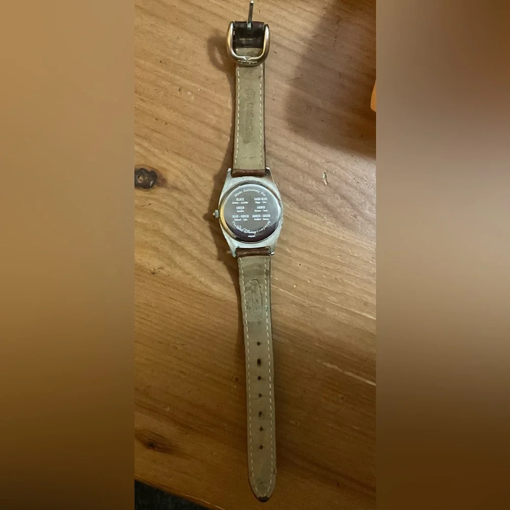 Disney: Winnie the Pooh and friends mood watch and moon ring (size 6 ) in brown